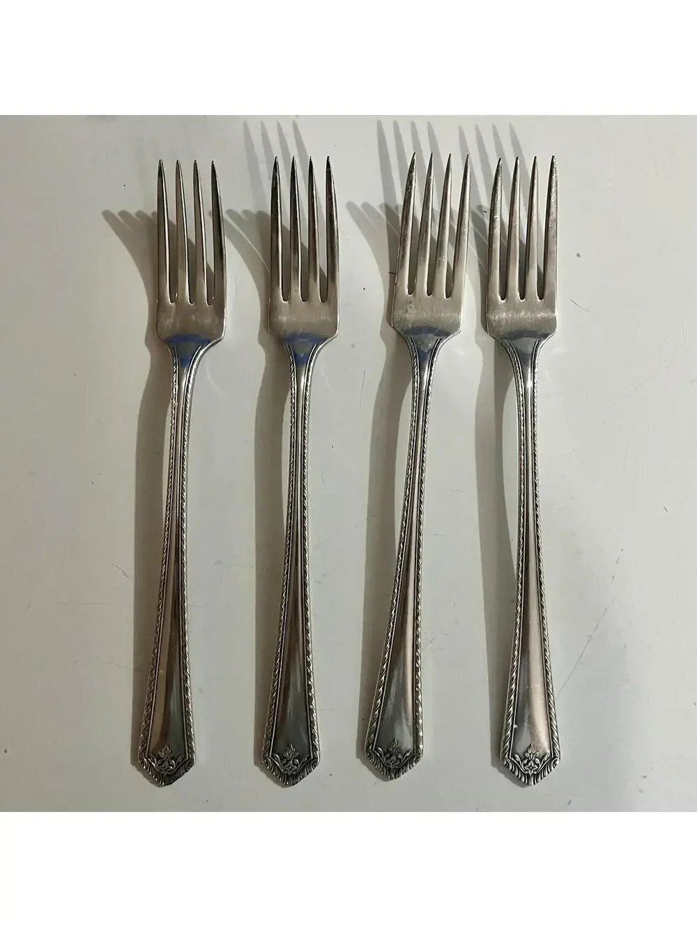 Lot of 4 Oneida Community Silverplate Dinner Forks Sheraton Pattern 1910 Vintage